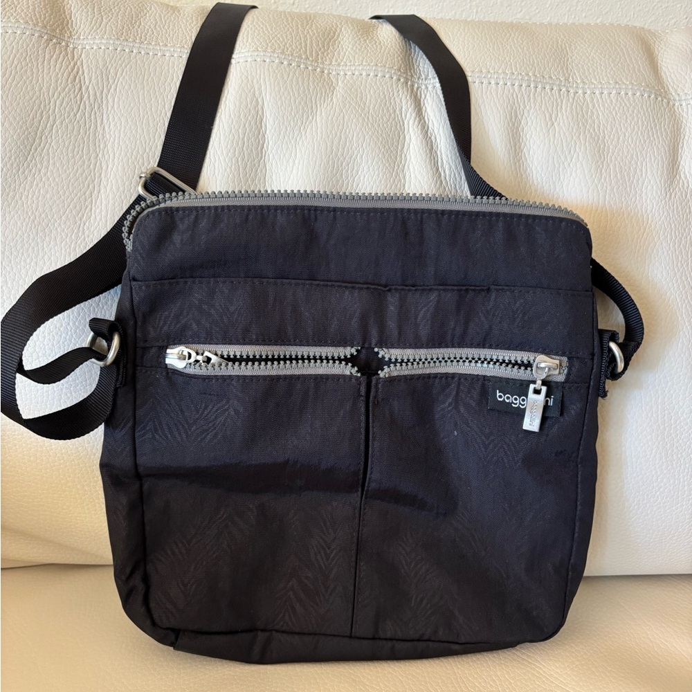 Baggallini Black Messenger Bag